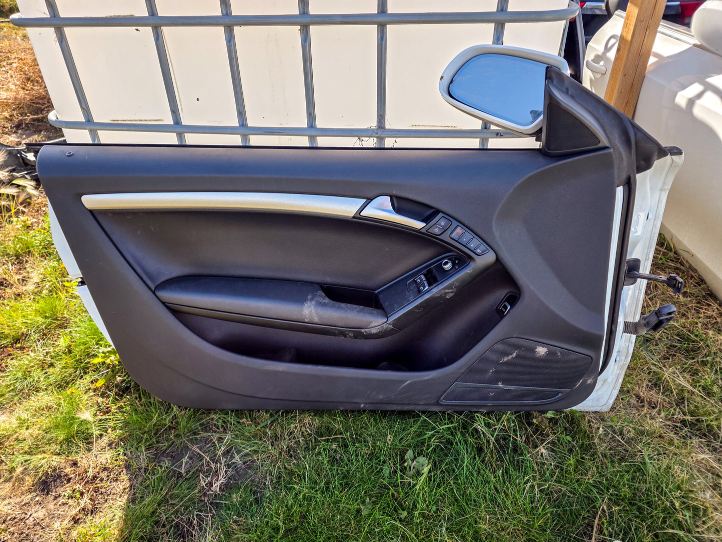 2010-2017  Audi A5 2.0 Progressiv Front Driver Side Left Door 8F0831051A, 8F0845201B