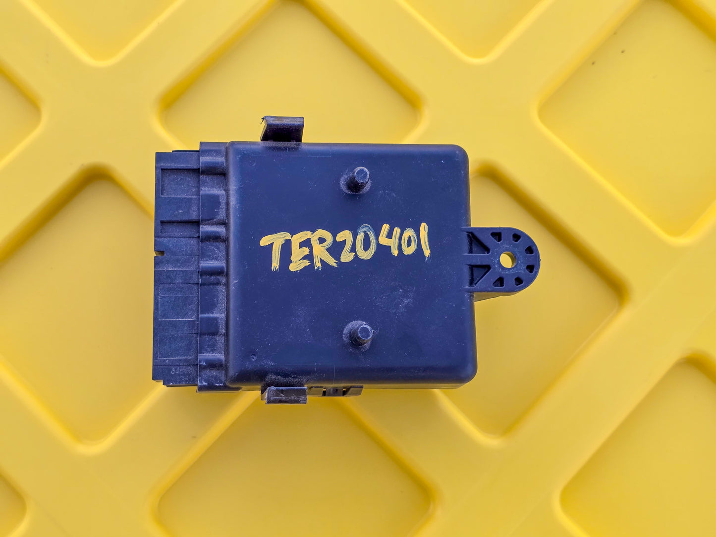 2018-2024 GMC Terrain Front Seat Heater Vent Control Module Denali 13523746, 13517920