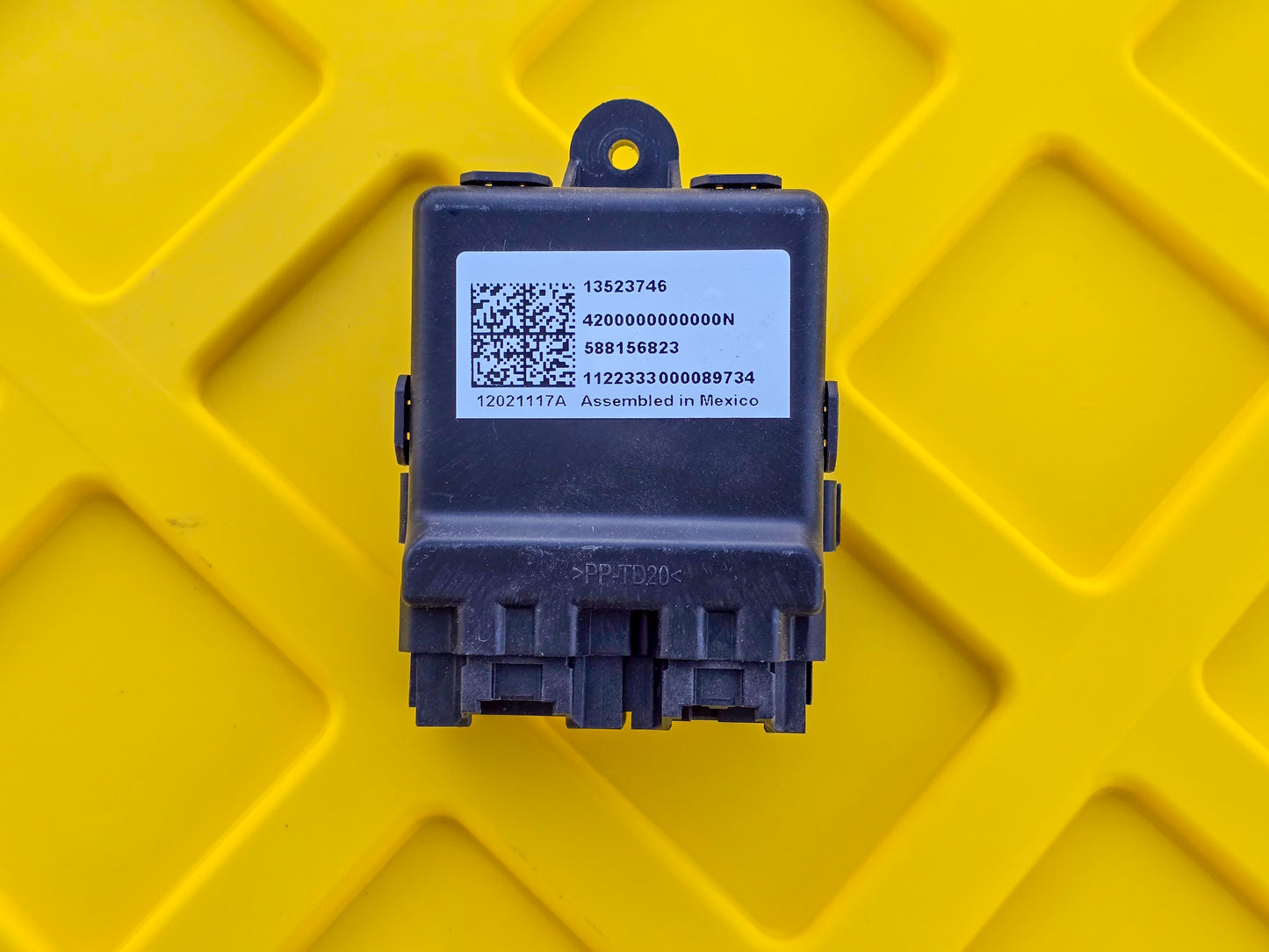 2018-2024 GMC Terrain Front Seat Heater Vent Control Module Denali 13523746, 13517920