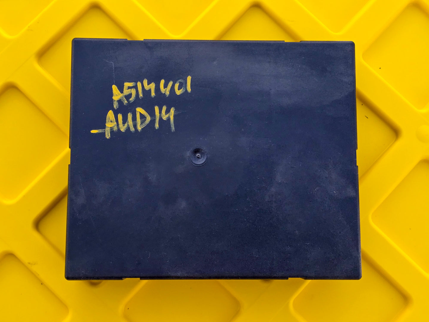 2014 Audi A5 2.0 Progressiv Body Control Module OEM 8K0907064JM