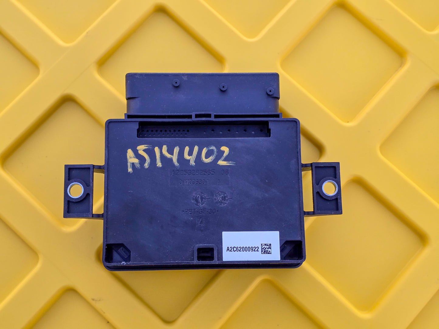 2014-2016 Audi A5 2.0 Progressiv Parking Brake Control Module 8K0907801N