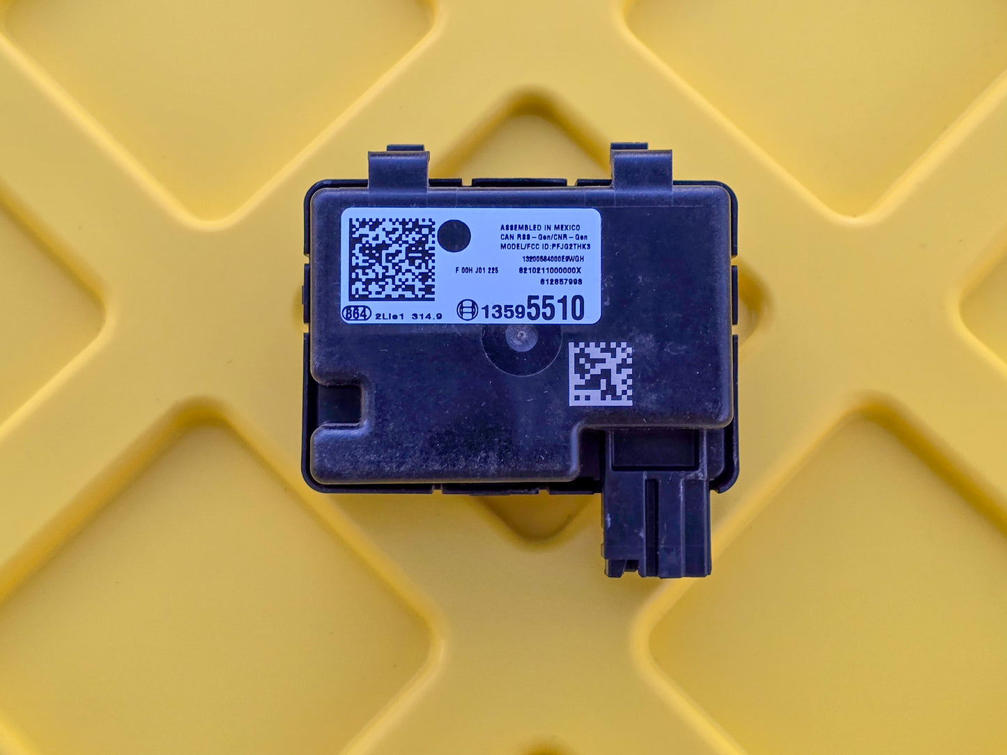 2016-2024 GMC Terrain Remote Control Door Lock Receiver Denali 13595510