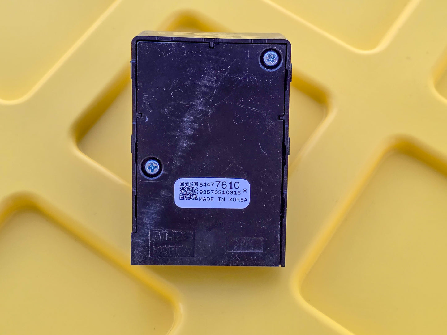 2018-2024 GMC Terrain Front Right Seat Lumbar Switch Denali 84477610, 84238224