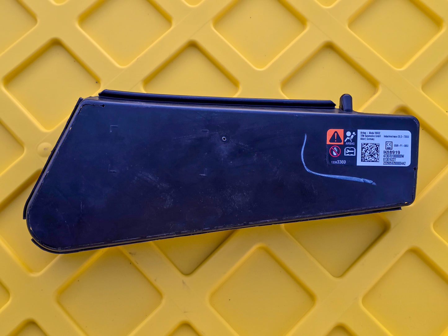 2018-2024 GMC Terrain Front Passenger Side Outboard Seat Back Airbag Denali 84288919,  84137750