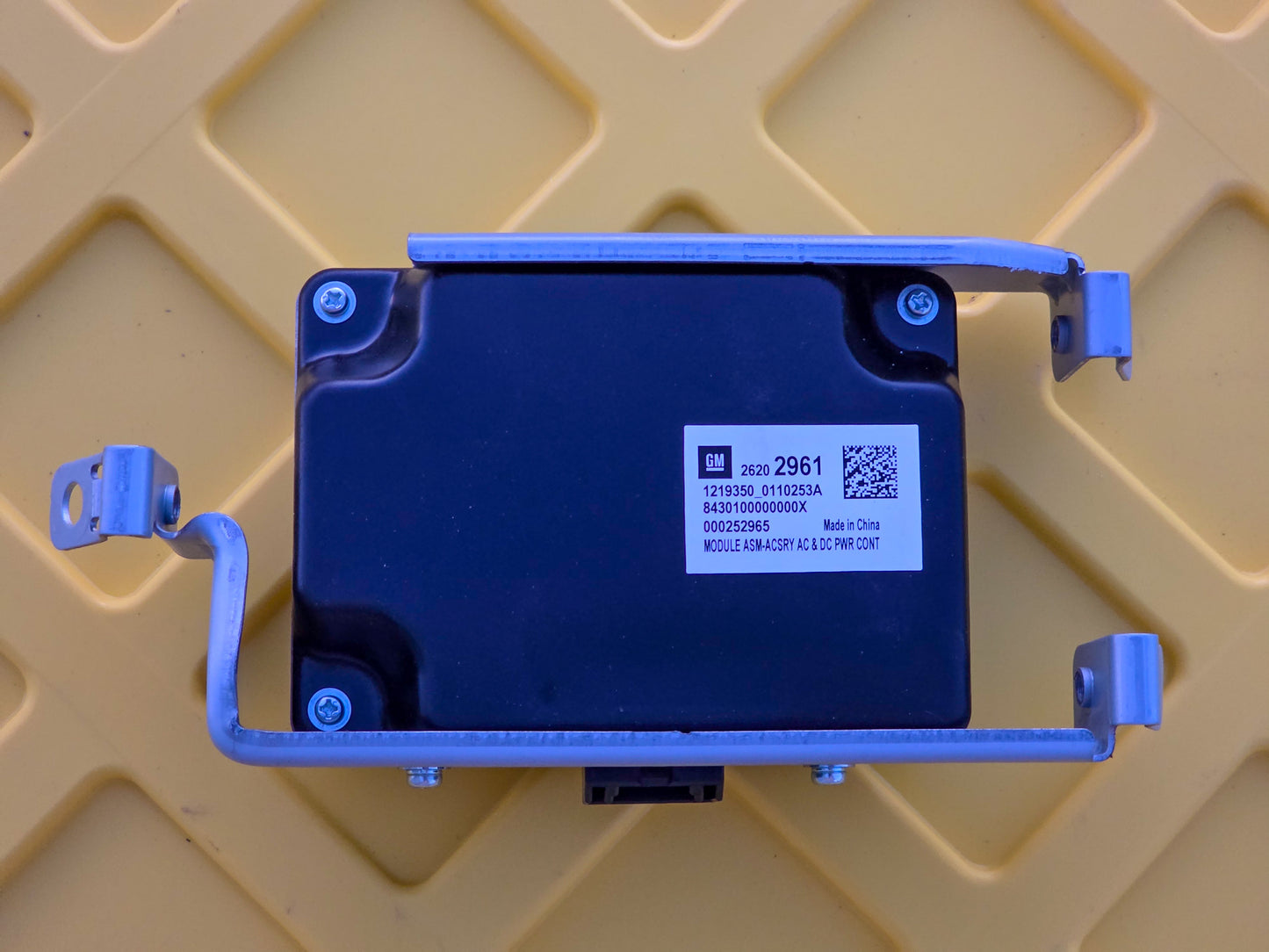 2018-2021 GMC Terrain AC DC Power Inverter Control Module 26202961 OEM