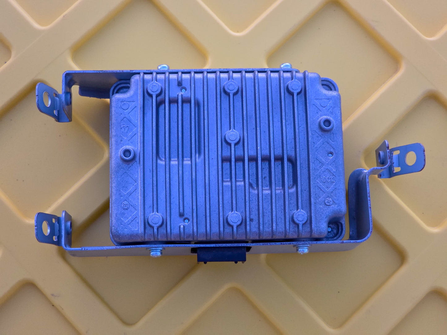 2018-2021 GMC Terrain AC DC Power Inverter Control Module 26202961 OEM