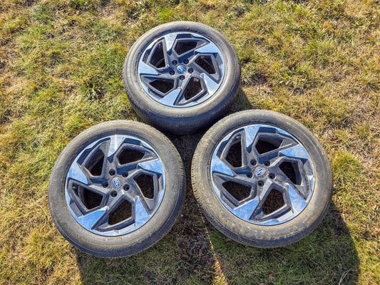 2024 Subaru Rim 18x7 (alloy), (angled spoke), machined face with painted pockets, with tire 225/55 R18 Wheel