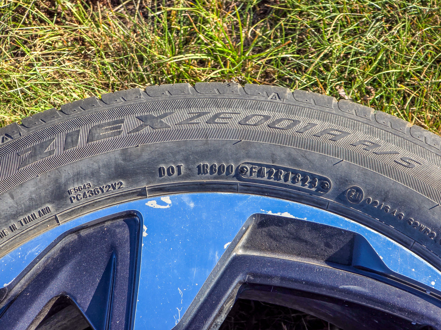 2024 Subaru Rim 18x7 (alloy), (angled spoke), machined face with painted pockets, with tire 225/55 R18 Wheel