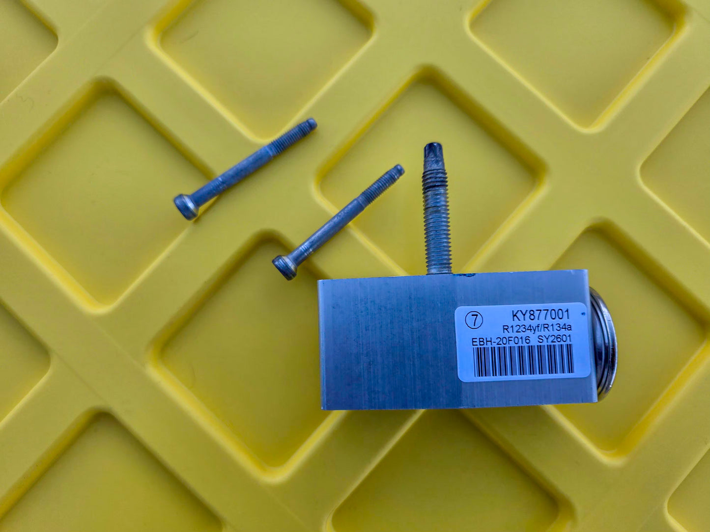 2018-2023 GMC Terrain Air Conditioning Thermal Expansion Valve OEM KY877001   84400227