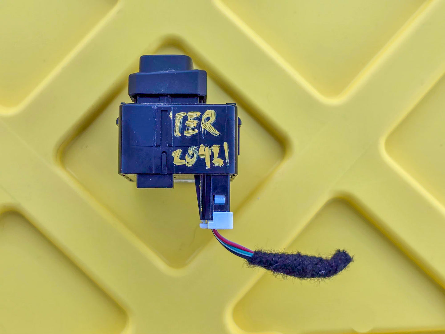 2018-2022 GMC Terrain Heated Seat Switch. Rear components. Left 84693337,  86533383,  23319460