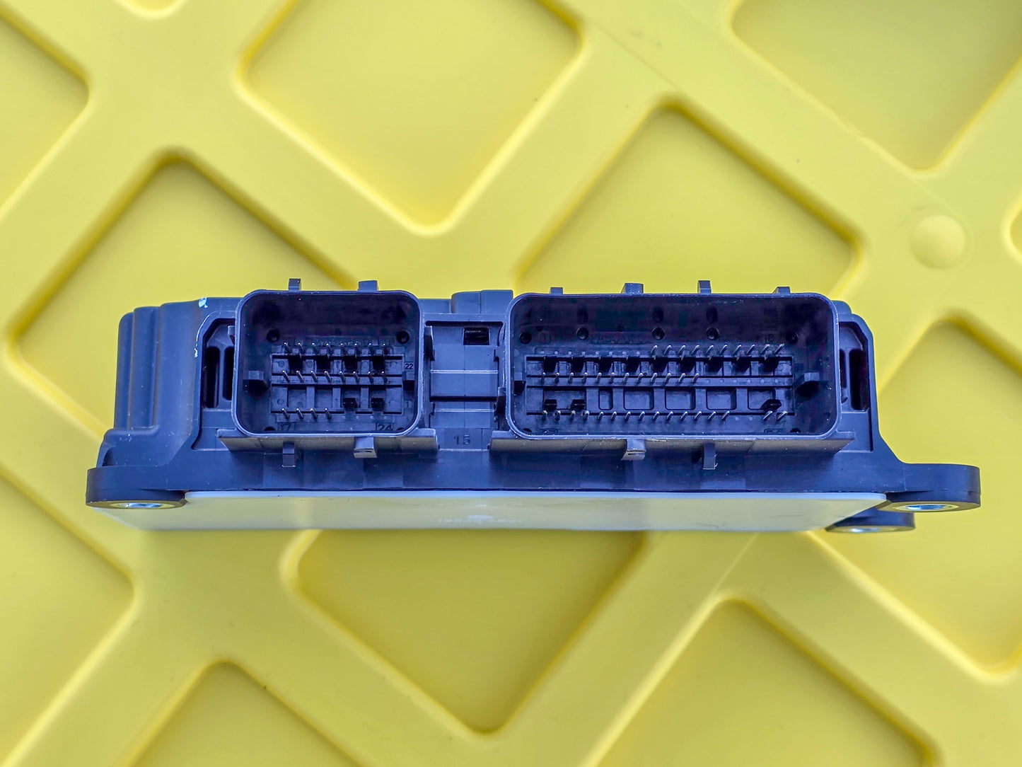 2018-2023 GMC Terrain Restraints Control Diagnostic Computer Module Unit OEM 13529757