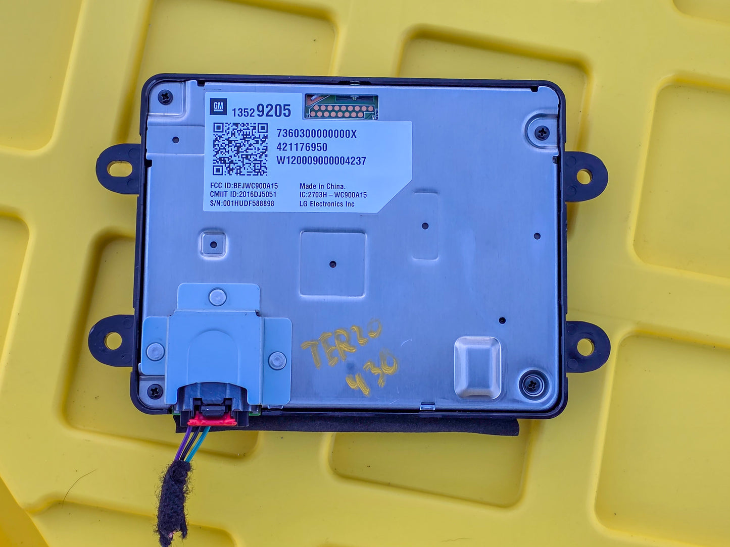 2020 GMC Terrain Wireless Charging System Module Assembly 13529205