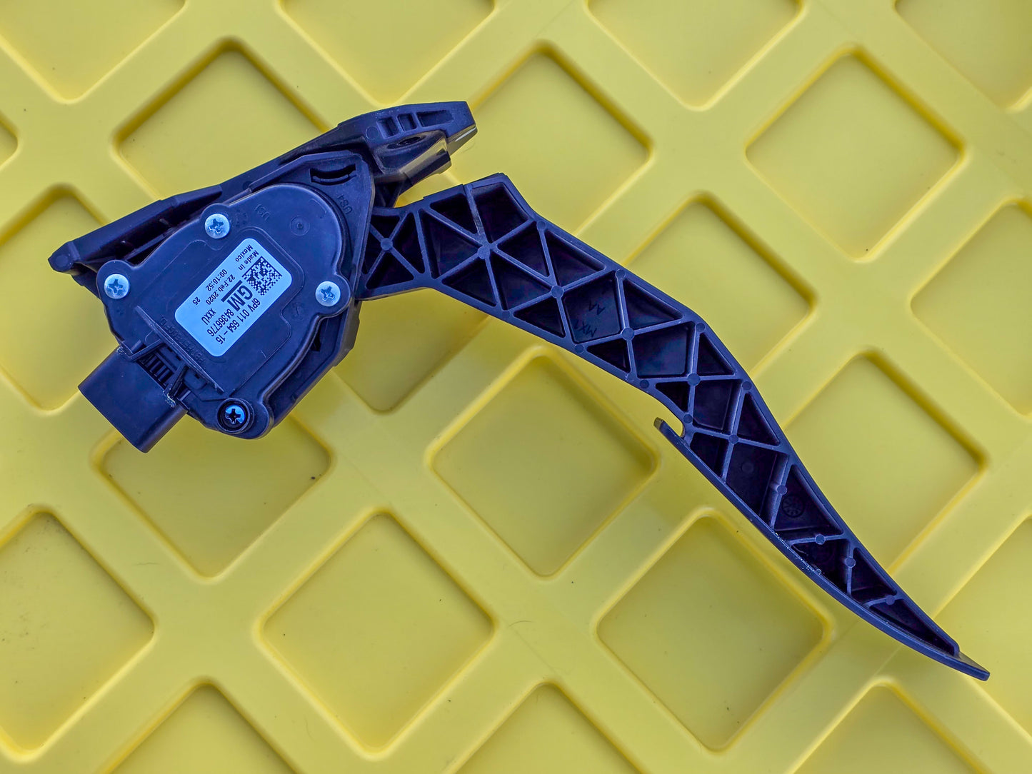 2016-2024 GMC Terrain Pedal Travel Sensor Denali 84366776, 13382293