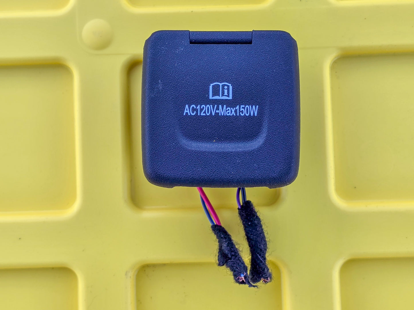 2018-2025 GMC Terrain Rear Center Console Power Outlet Socket Oem 84616753, 85054082, 23251092