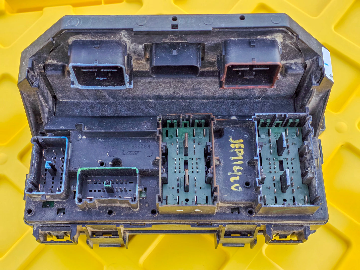 2011 Jeep Grand Cherokee Totally Integrated 3.6l Fuse Box 04692316AG