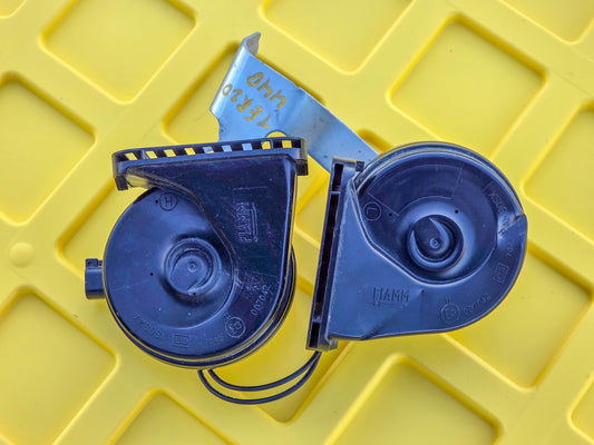 2018-2023 GMC Terrain Dual Horn 84334536, 84206565