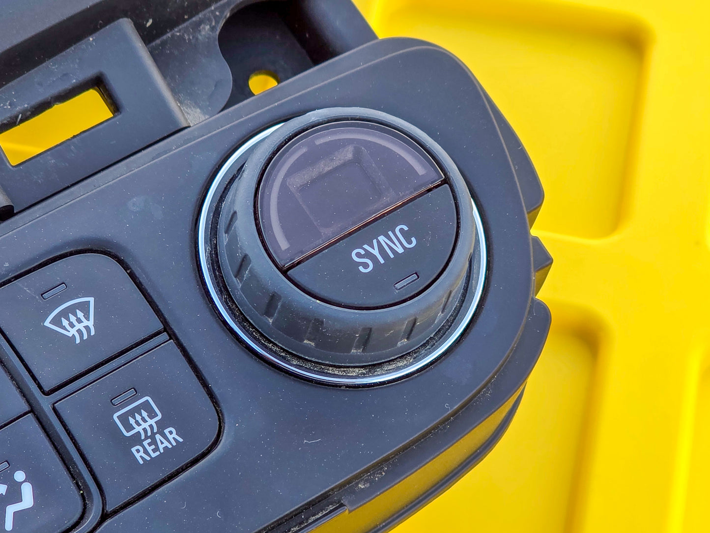 2020 GMC Terrain Information Display Screen OEM Climate Control 84677518, 84677518, 87840006