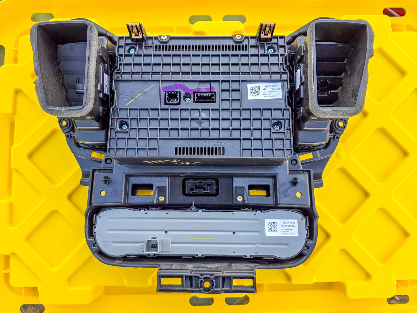 2020 GMC Terrain Information Display Screen OEM Climate Control 84677518, 84677518, 87840006