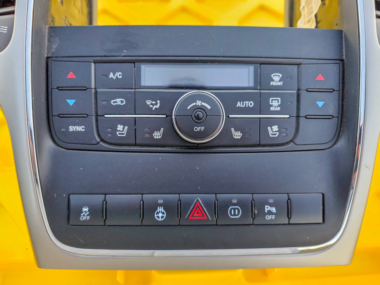 2011-2013 Jeep Grand Cherokee OEM Temp AC Heat Climate Control 68111110AQ, 55111924AH, 56046293AB