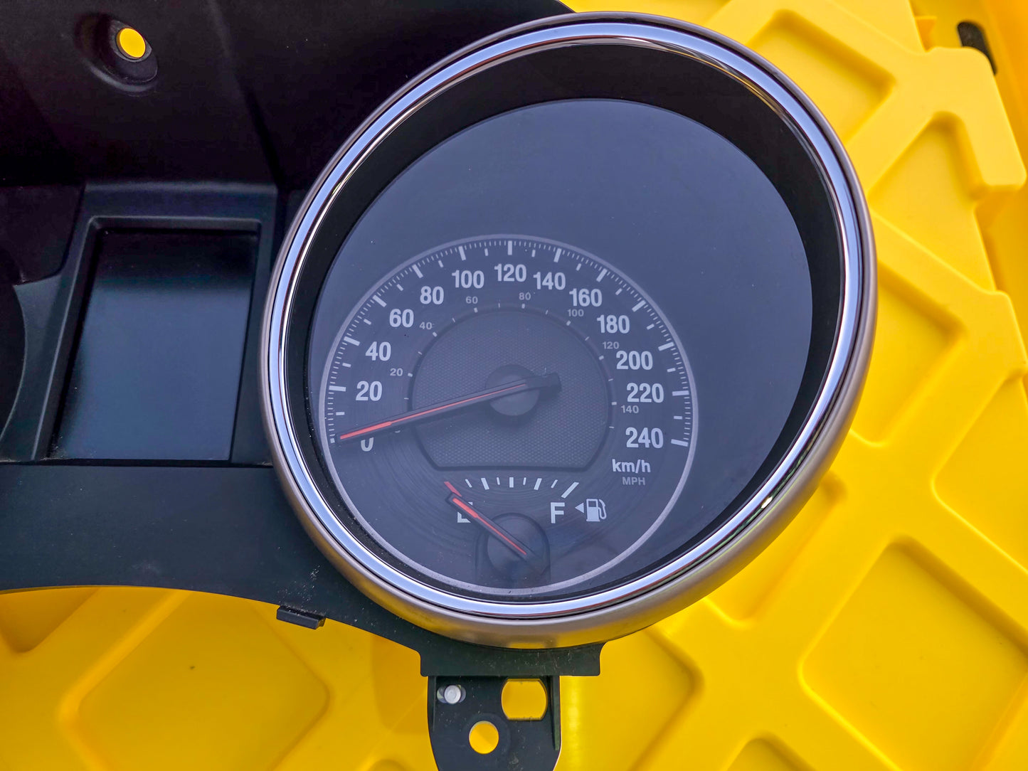 2011 Jeep Grand Cherokee Speedometer Instrument Cluster 262k Mileage 56046471