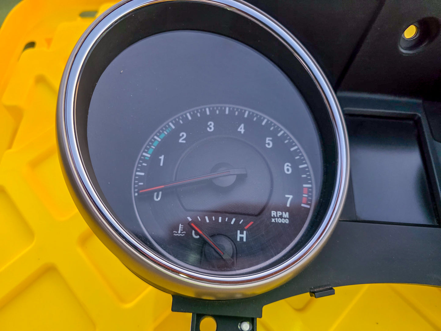 2011 Jeep Grand Cherokee Speedometer Instrument Cluster 262k Mileage 56046471