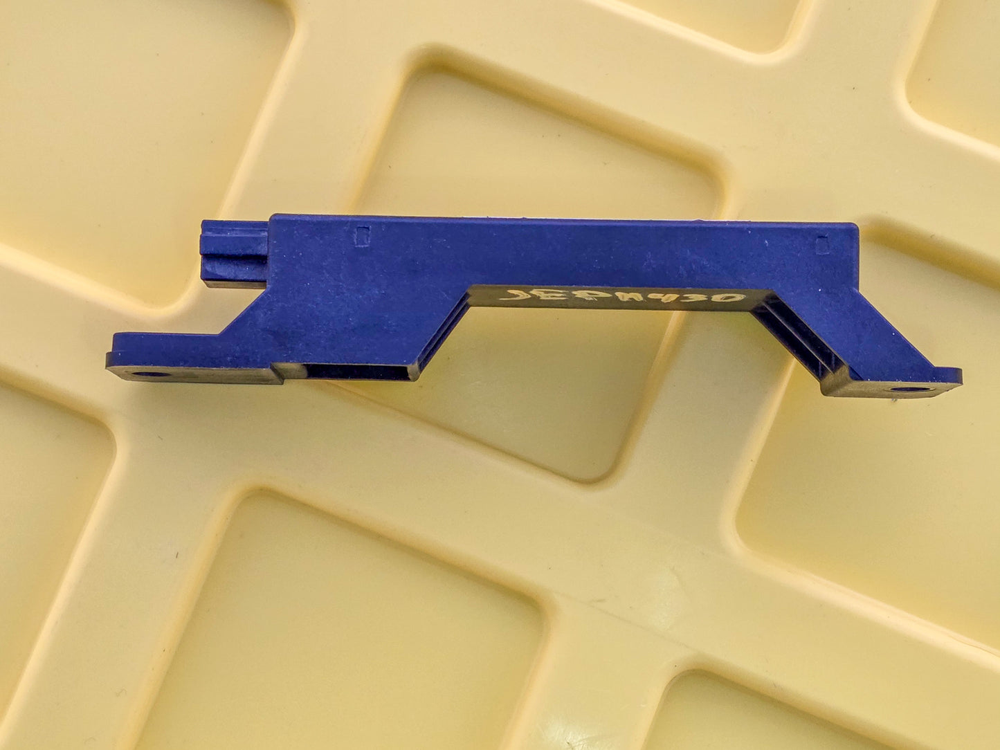 2011-2013 Jeep Grand Cherokee Bluetooth Communication Control Module 04725857AA