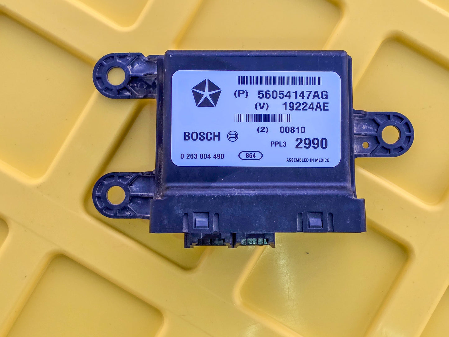 2011-2015 Jeep Grand Cherokee Park Assist Module OEM  56054147AG