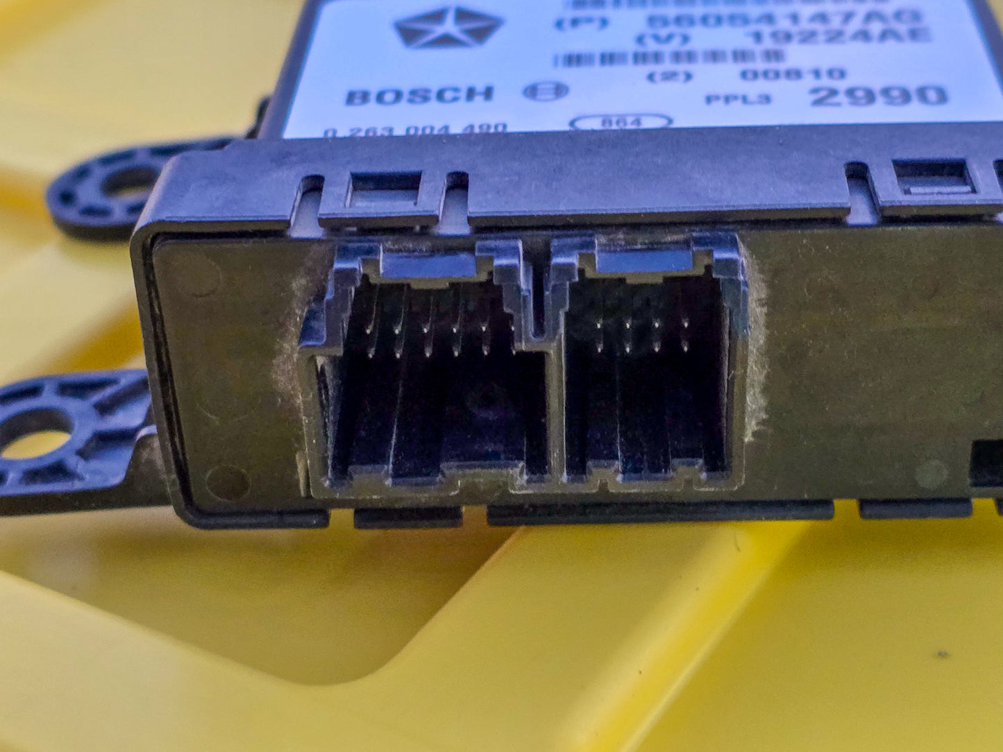 2011-2015 Jeep Grand Cherokee Park Assist Module OEM  56054147AG