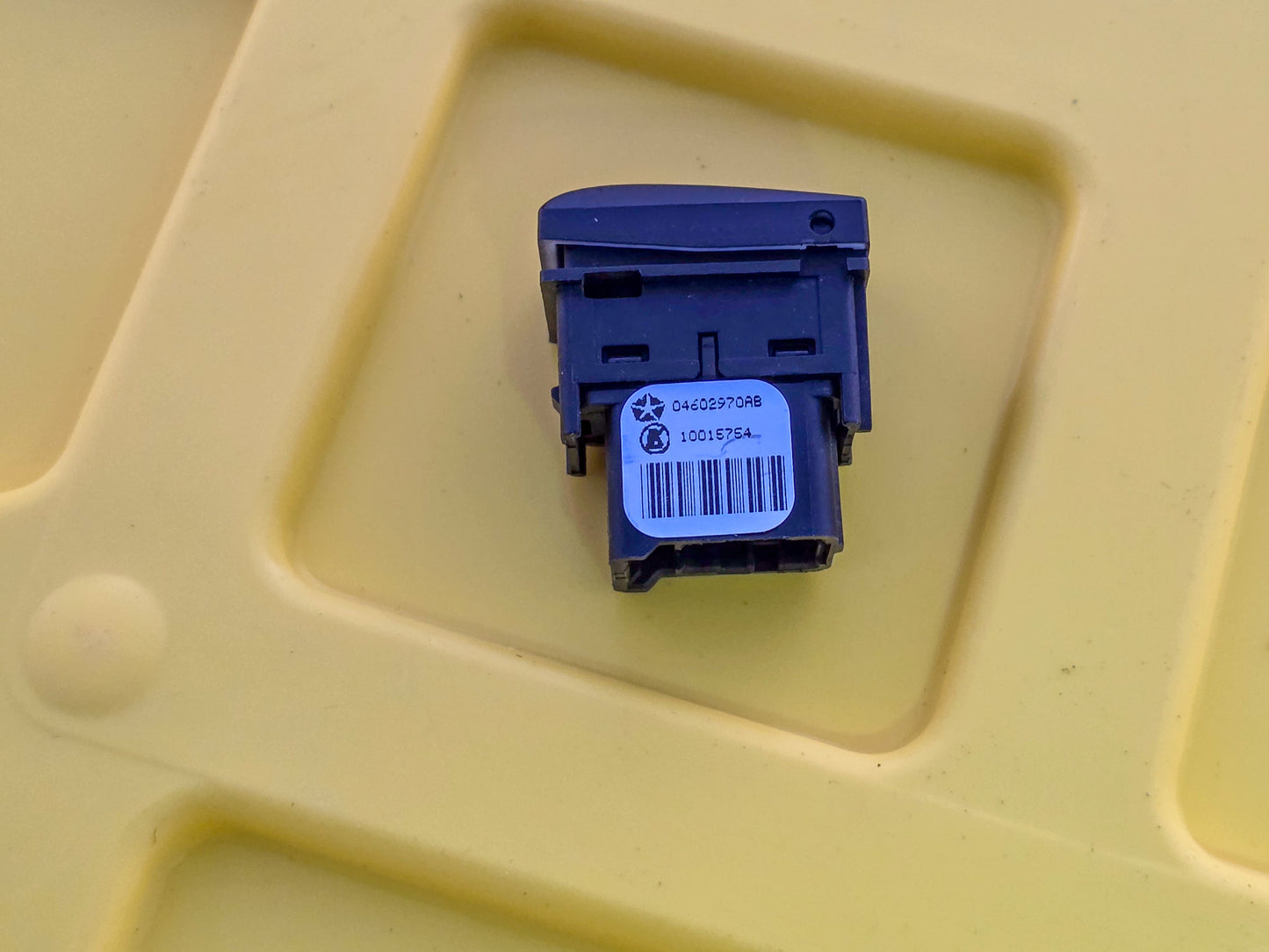 2010-2014 Jeep Grand Cherokee Rear Left Seat Heat Switch 04602970AB