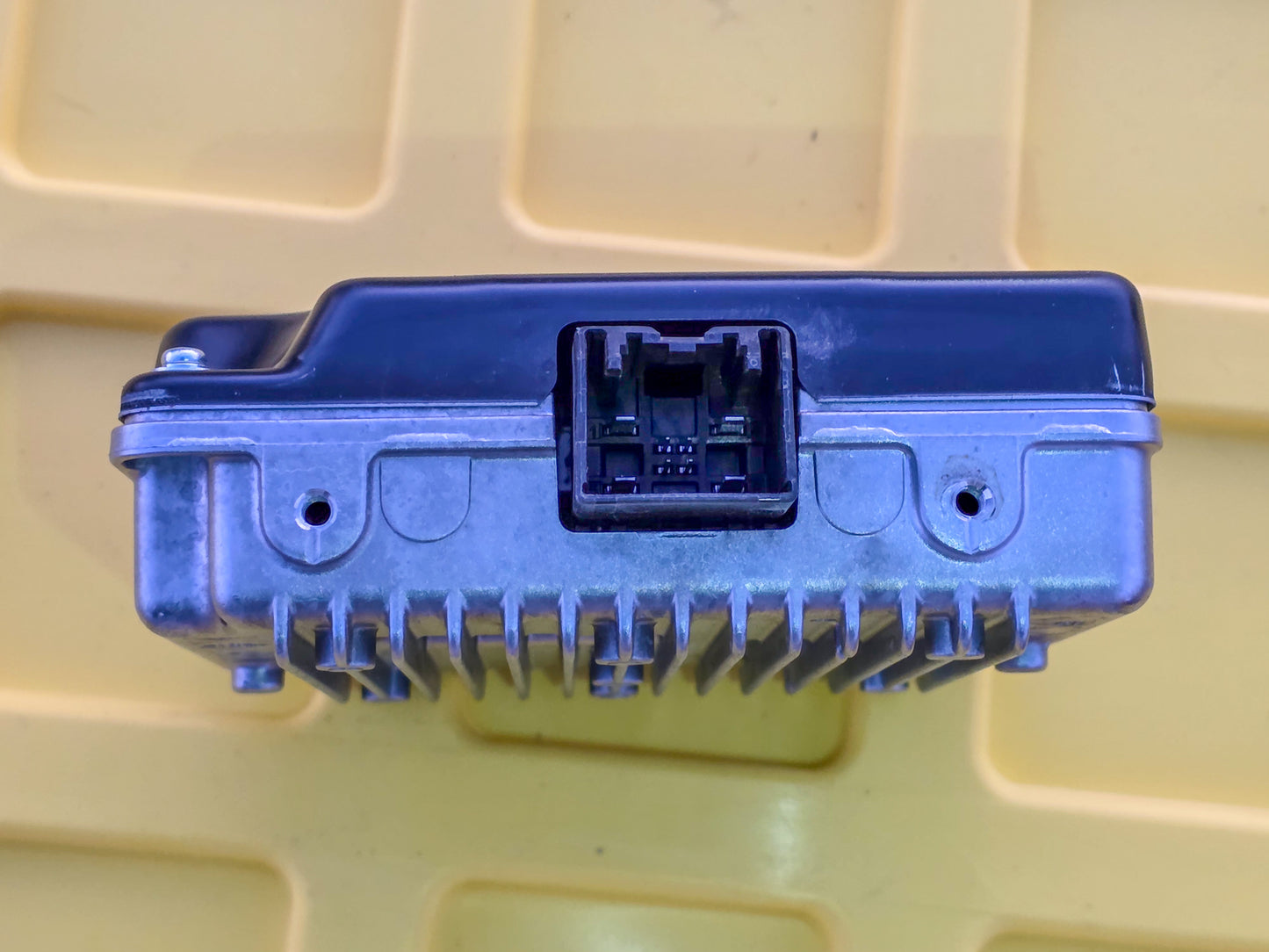 2011-2013 Jeep Grand Cherokee Power Inverter Module OEM 05026486AA