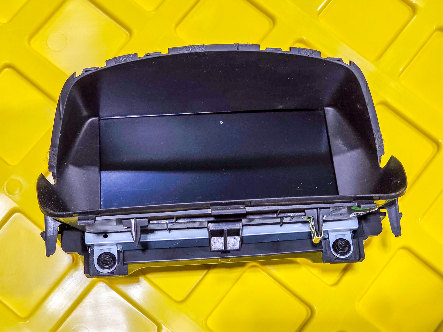 2013-2016 Buick Encore Display Info Screen With Navigation 95247248 OEM