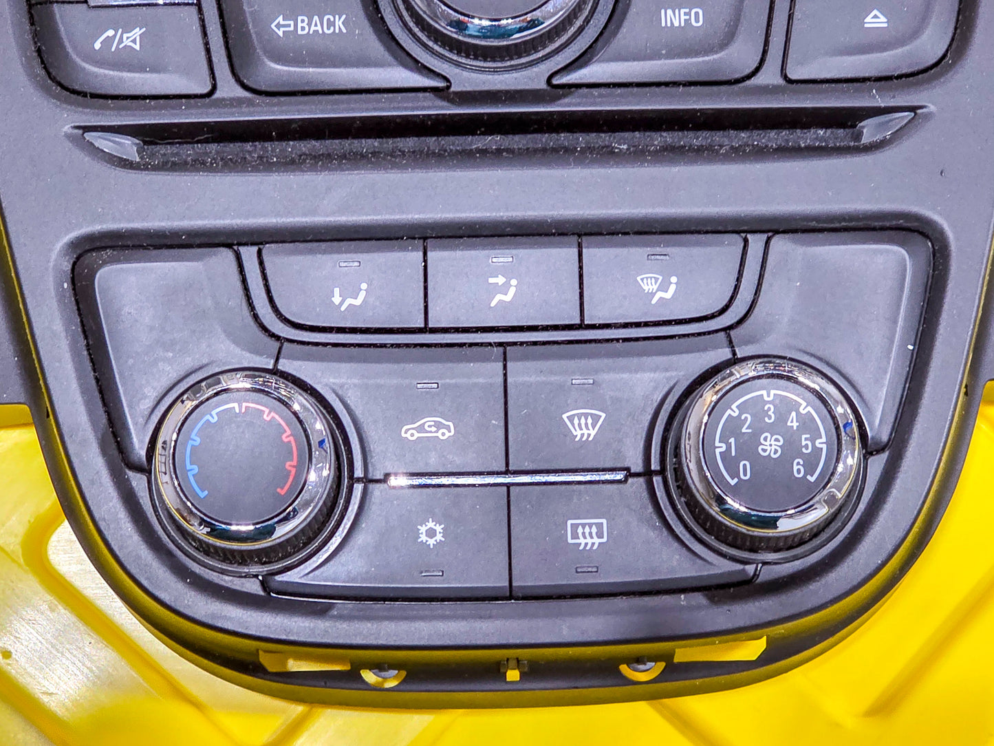 2013-2016 Buick Encore Radio Climate Control Switch Panel Assembly 95052533 22944949