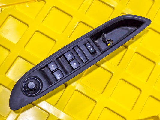 2013-2016 Buick Encore Left Front Door Master Power Window Switch 95025518 - 600R OEM