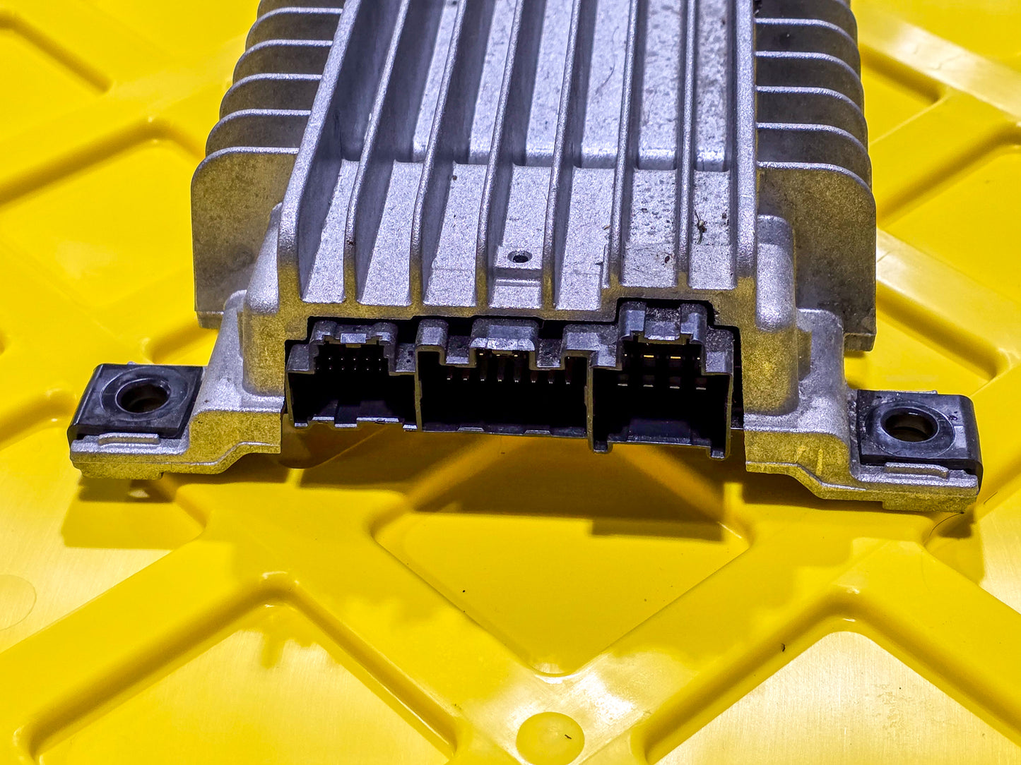 2013-2015 Buick Encore Bose Radio Audio Amp Amplifier ASSEMBLY OEM 95333755