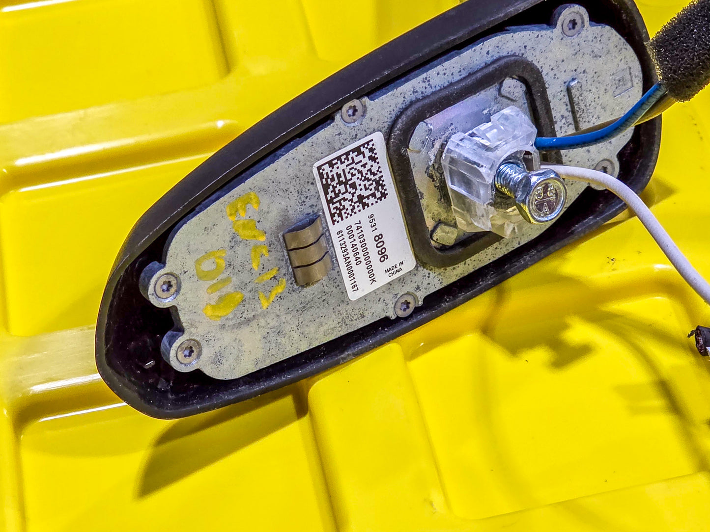 2013-2014 Buick Encore Roof Mounted Radio Antenna OEM 95318096