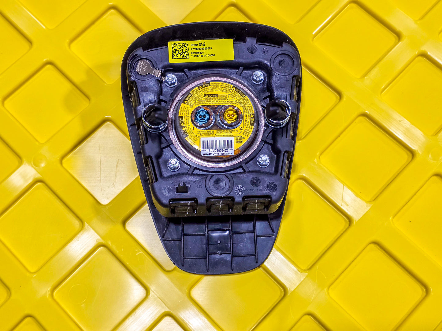 2013-2020 Buick Encore Factory LH Driver Steering Wheel Horn Bag OEM 95328147