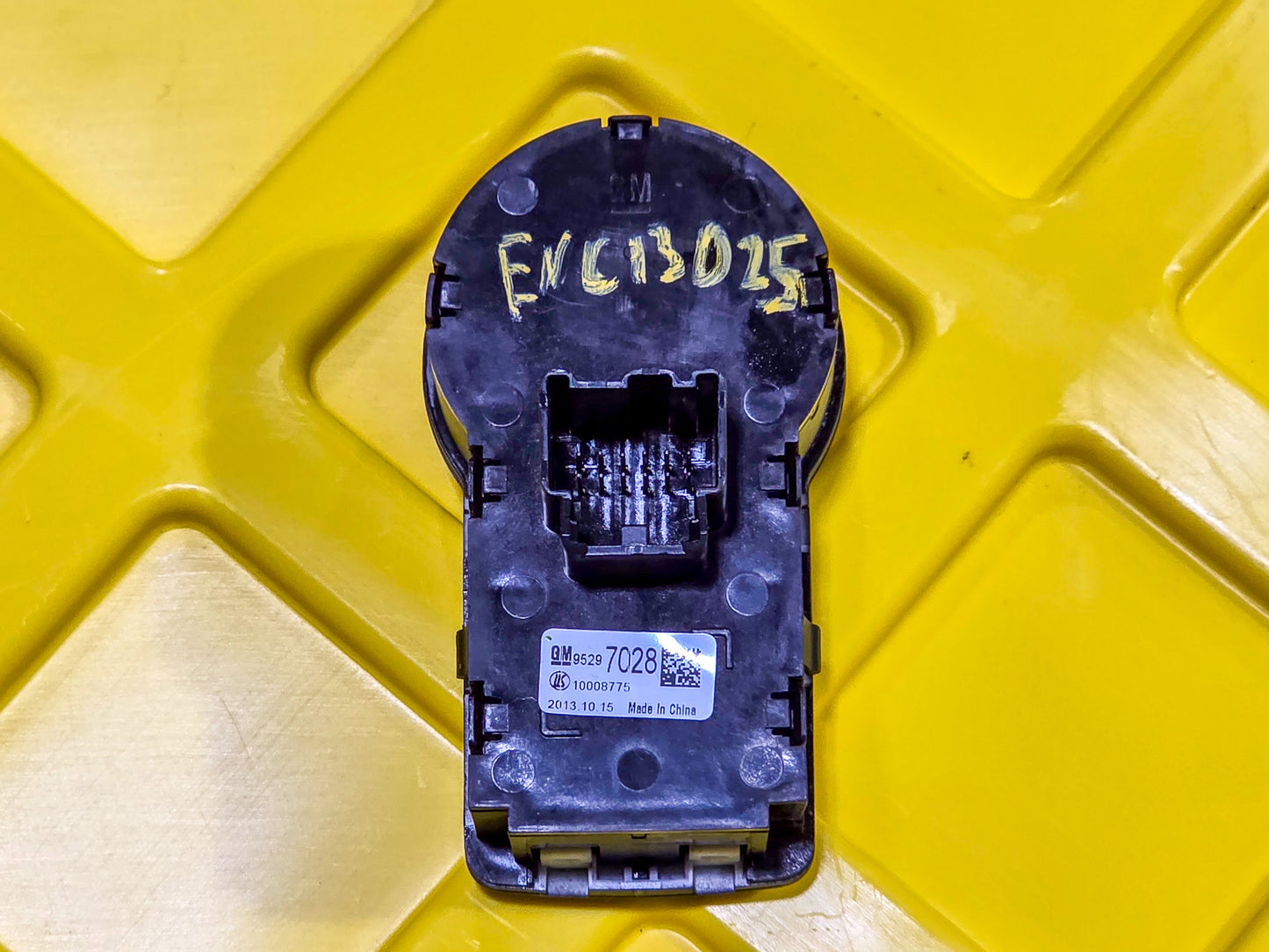 2012-2016 Buick Encore Headlamp Switch w/Fogs OEM 95297028