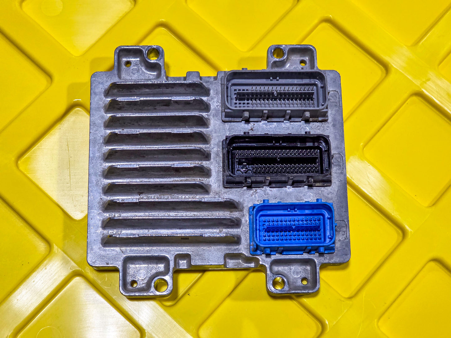 2013-2014 Buick Encore Engine Control Module Unit ECM 12656958