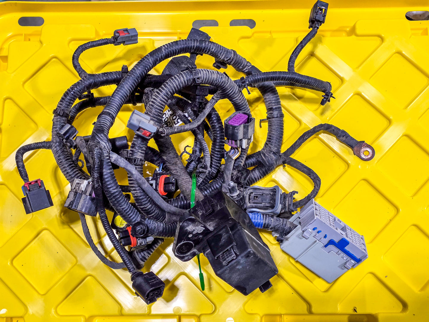 2013-2015 Buick Encore Genuine Headlamp Wiring Harness And Wiring Harness Wire Pigtail 95385964, 95245965