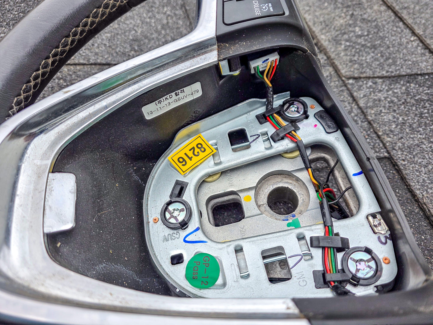 2014-2016 Buick Encore Steering Wheel With Switches Black 95388219,  95388222