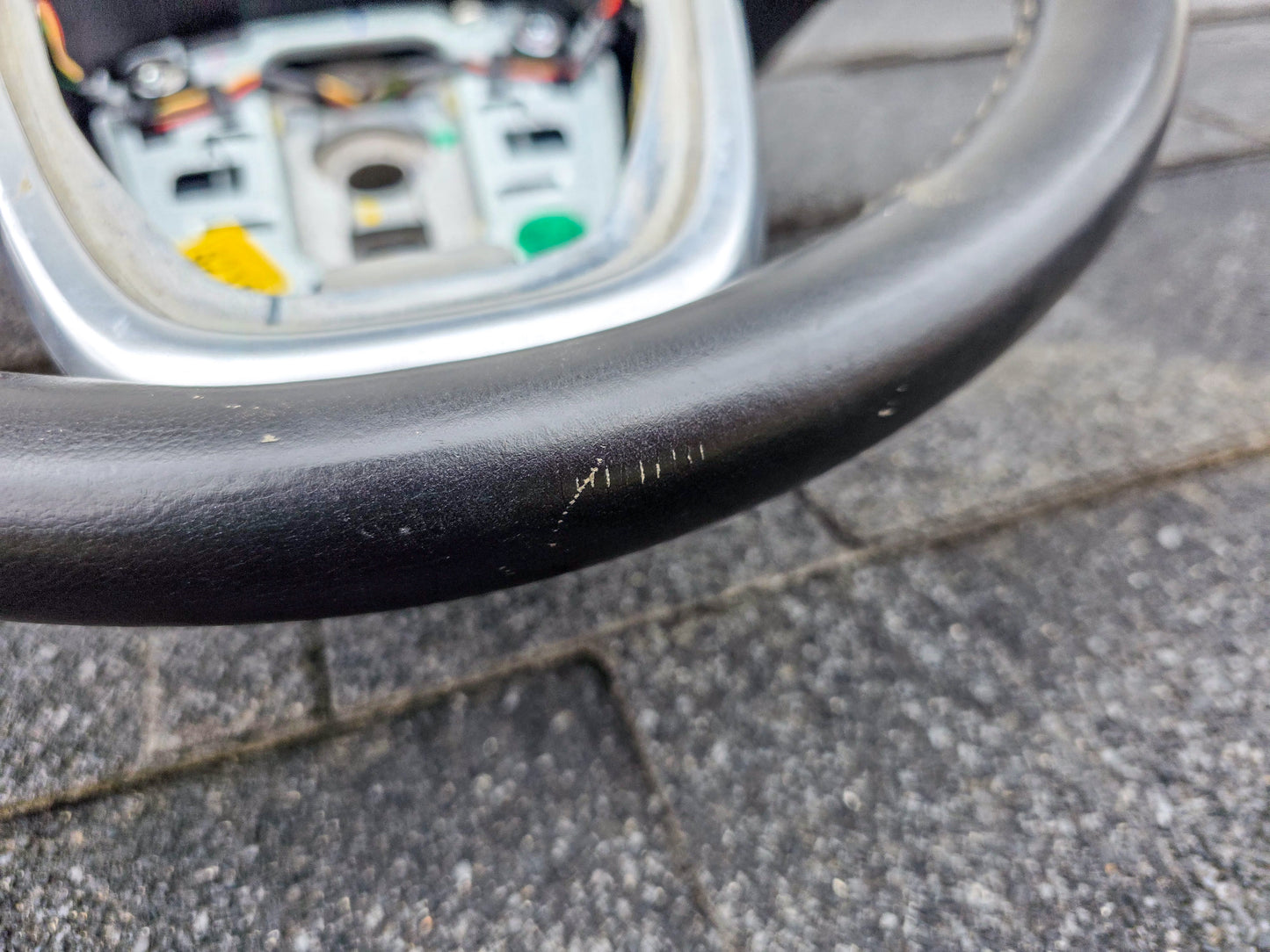 2014-2016 Buick Encore Steering Wheel With Switches Black 95388219,  95388222