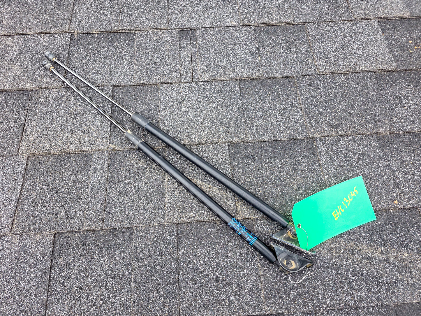 2013-2020 Buick Encore Left and Right Liftgate-Lift Cylinders 95095593, 95095594