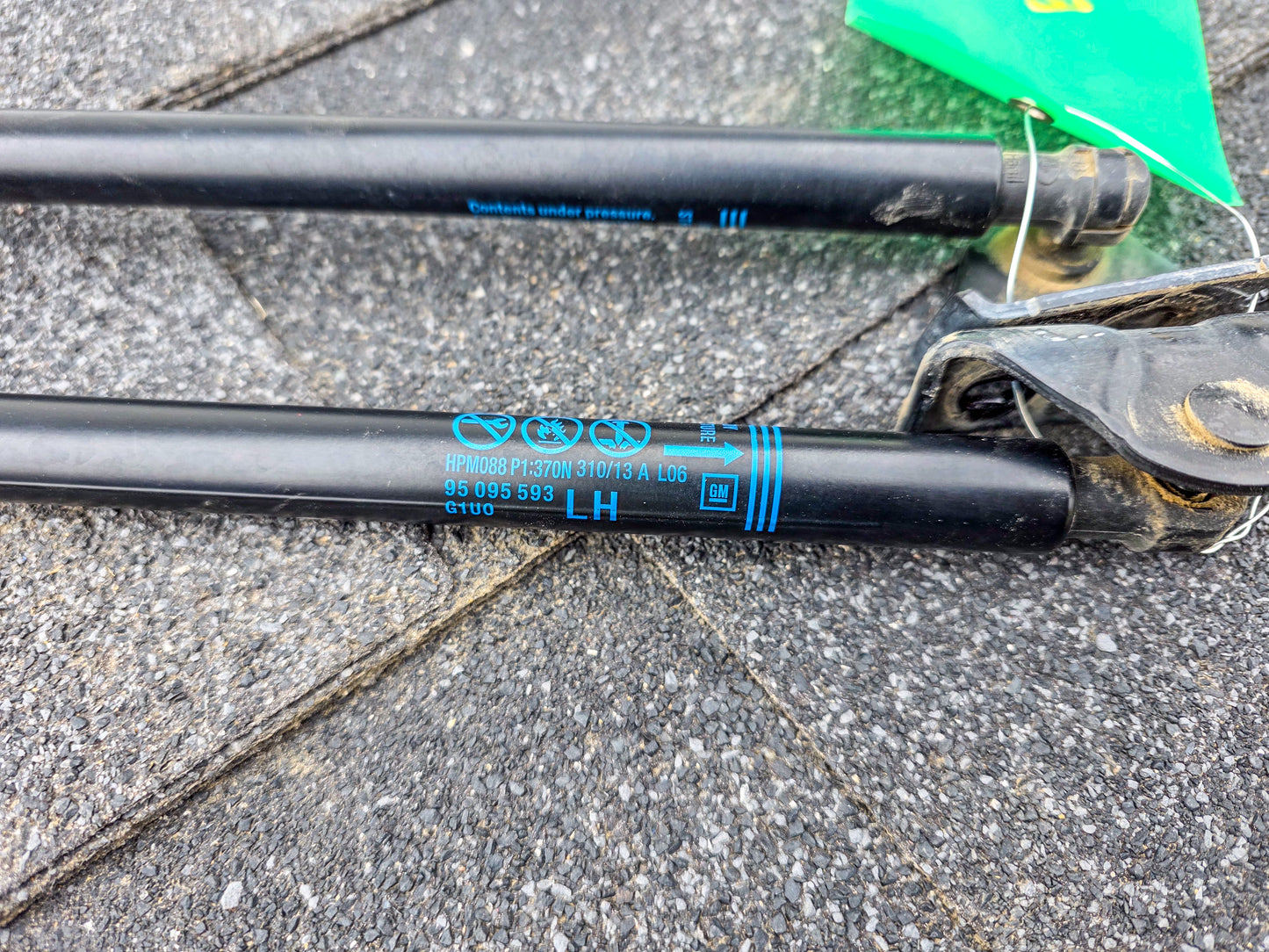 2013-2020 Buick Encore Left and Right Liftgate-Lift Cylinders 95095593, 95095594