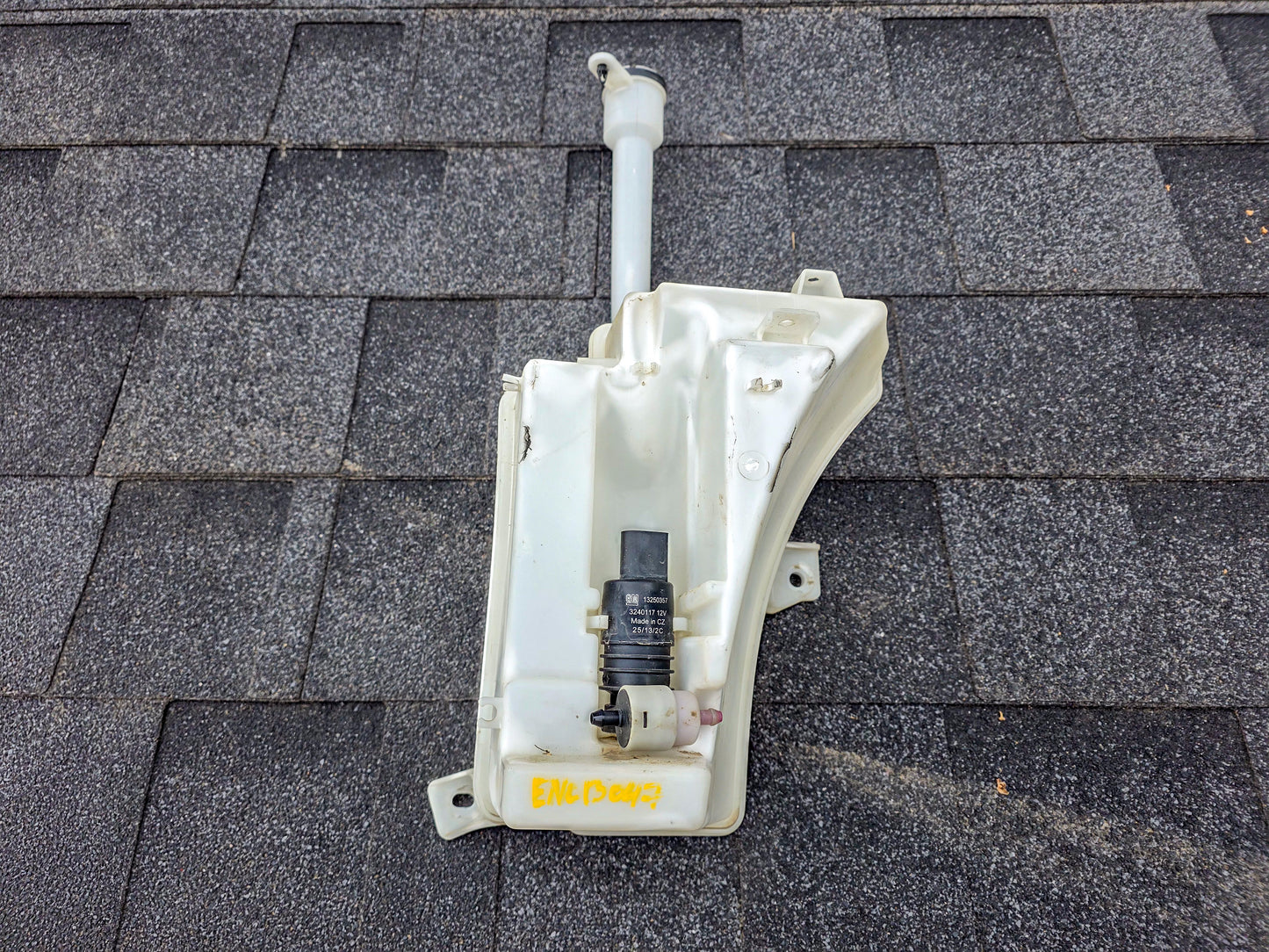 2013-2014 Buick Encore Windshield Washer Reservoir 13250357