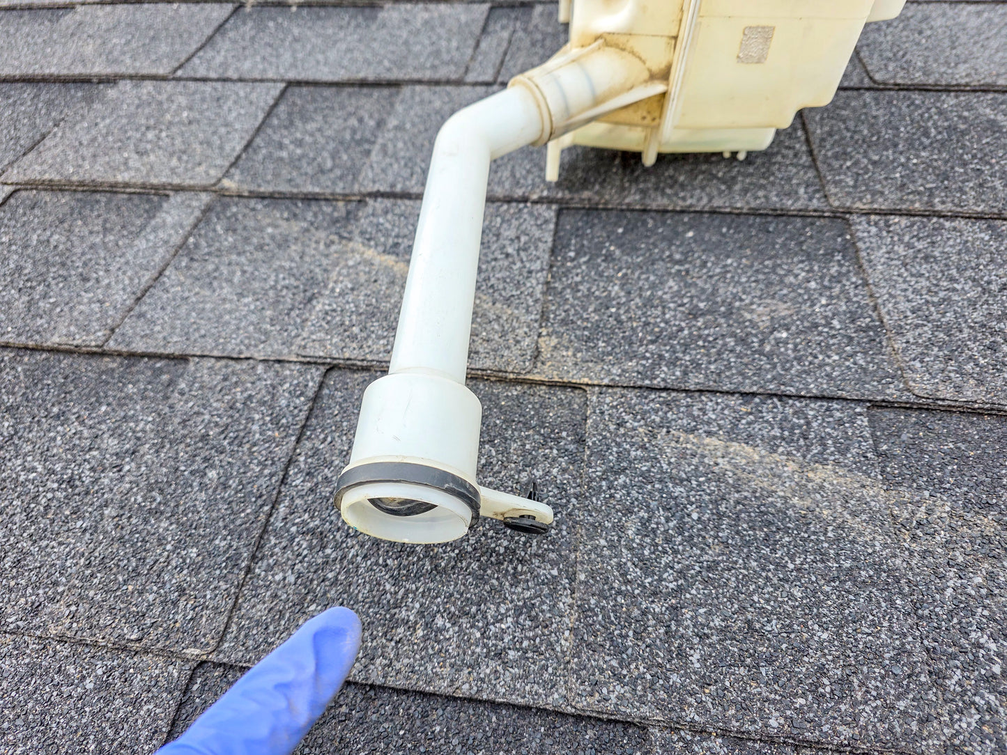 2013-2014 Buick Encore Windshield Washer Reservoir 13250357