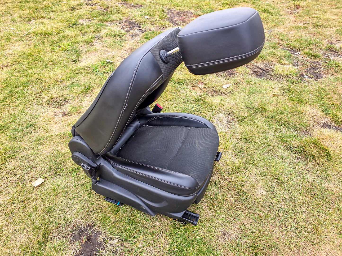 2014-2019 Buick Encore Front Right Passenger Seat Cloth and Leatherette