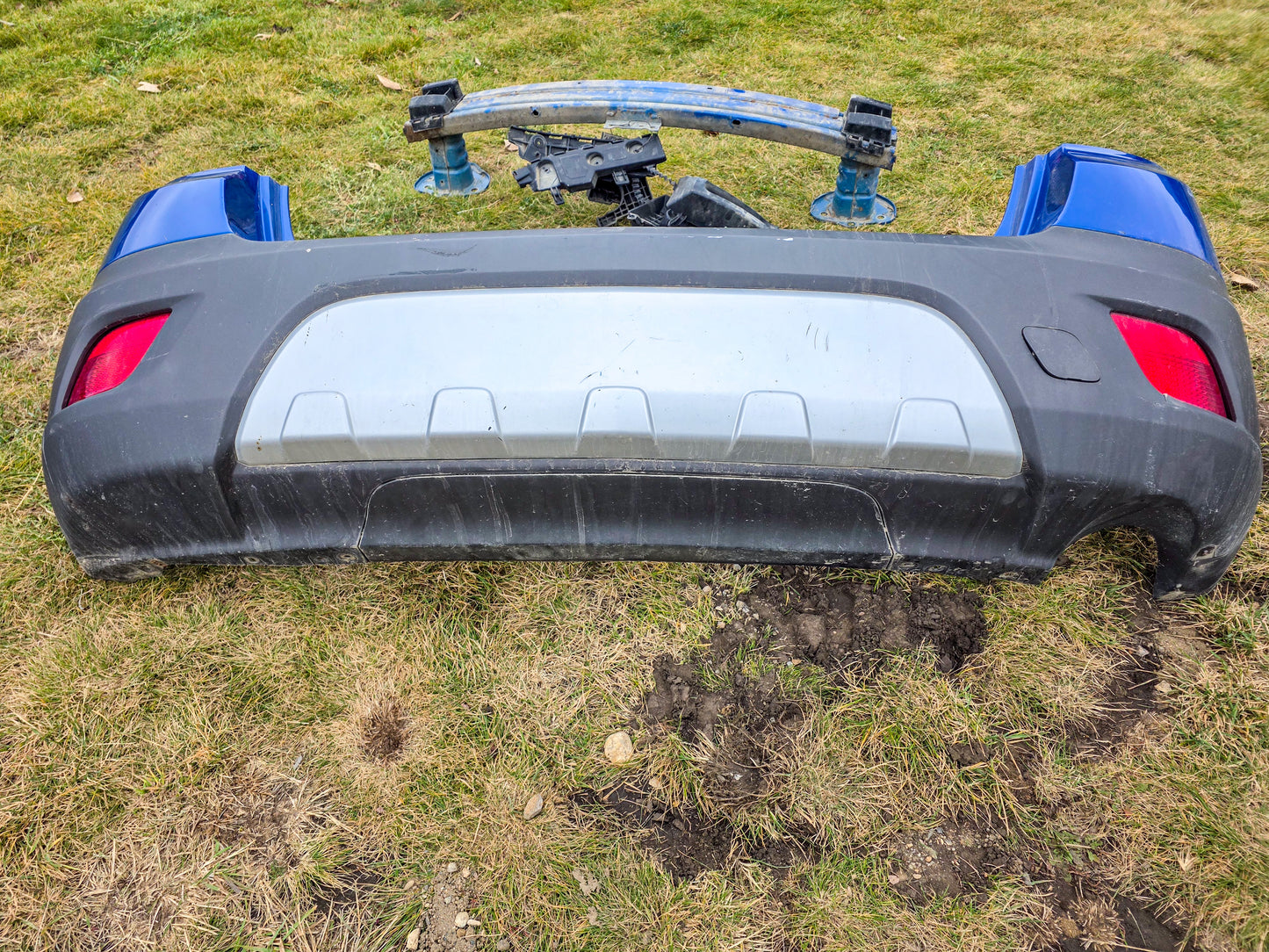 2013-2016 Buick Encore Rear Bumper Cover Assembly and Rear Bumper Reinforcement Impact Bar 95365629, 42450527