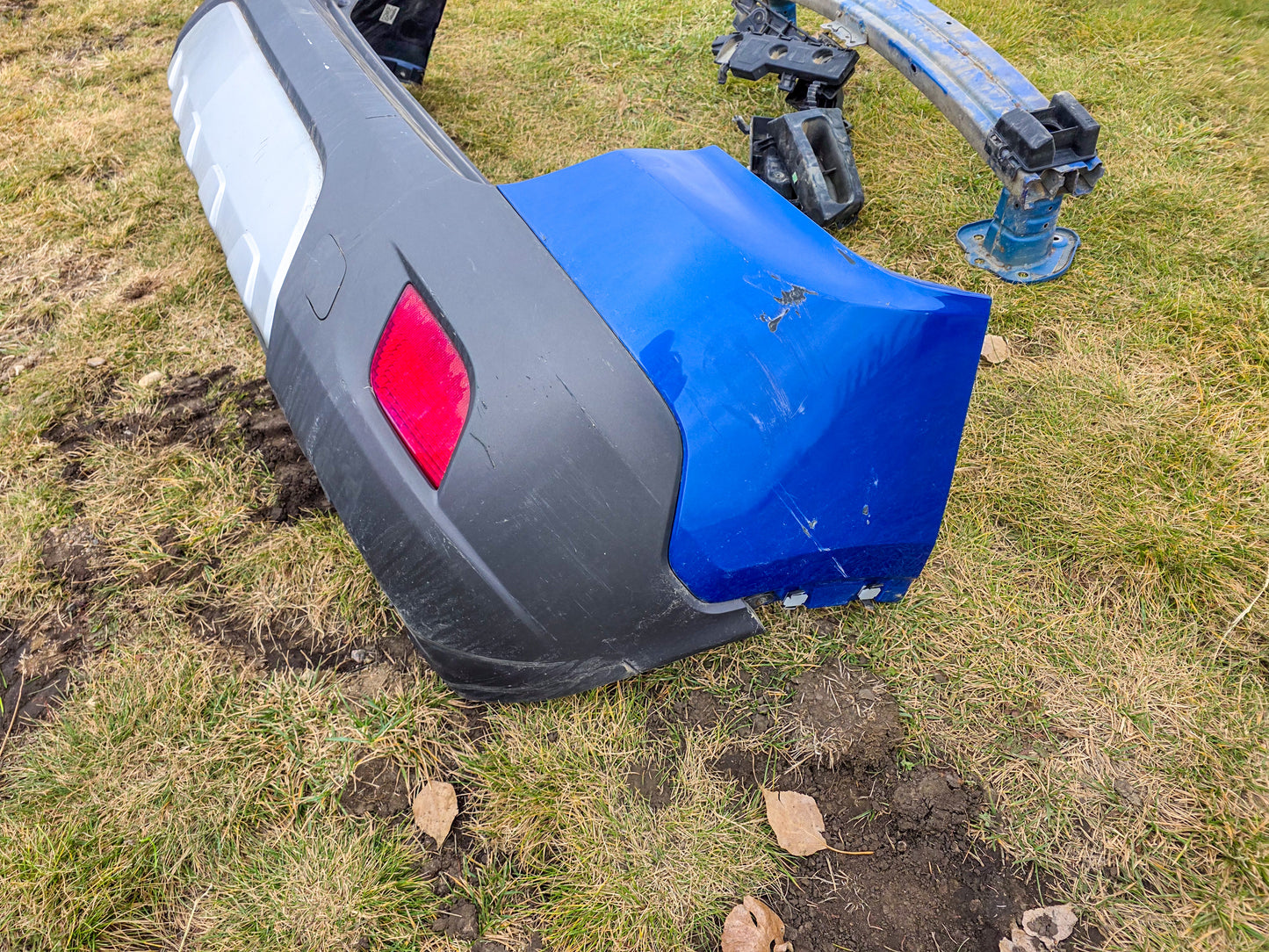 2013-2016 Buick Encore Rear Bumper Cover Assembly and Rear Bumper Reinforcement Impact Bar 95365629, 42450527