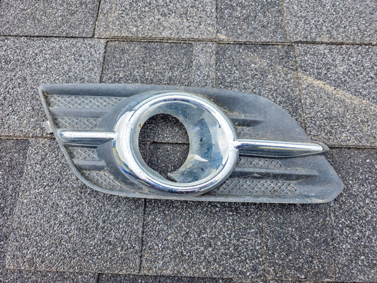 2013-2016 Buick Encore Fog Lamp Bezel Front Driver Left Side 95470234