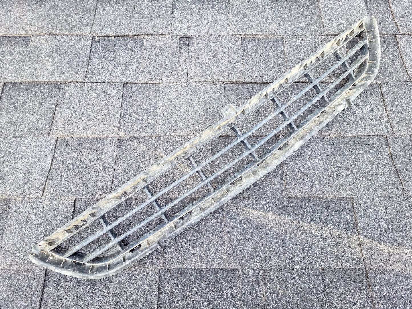 2013-2016 Buick Encore Front Bumper Lower Grille GM1036162